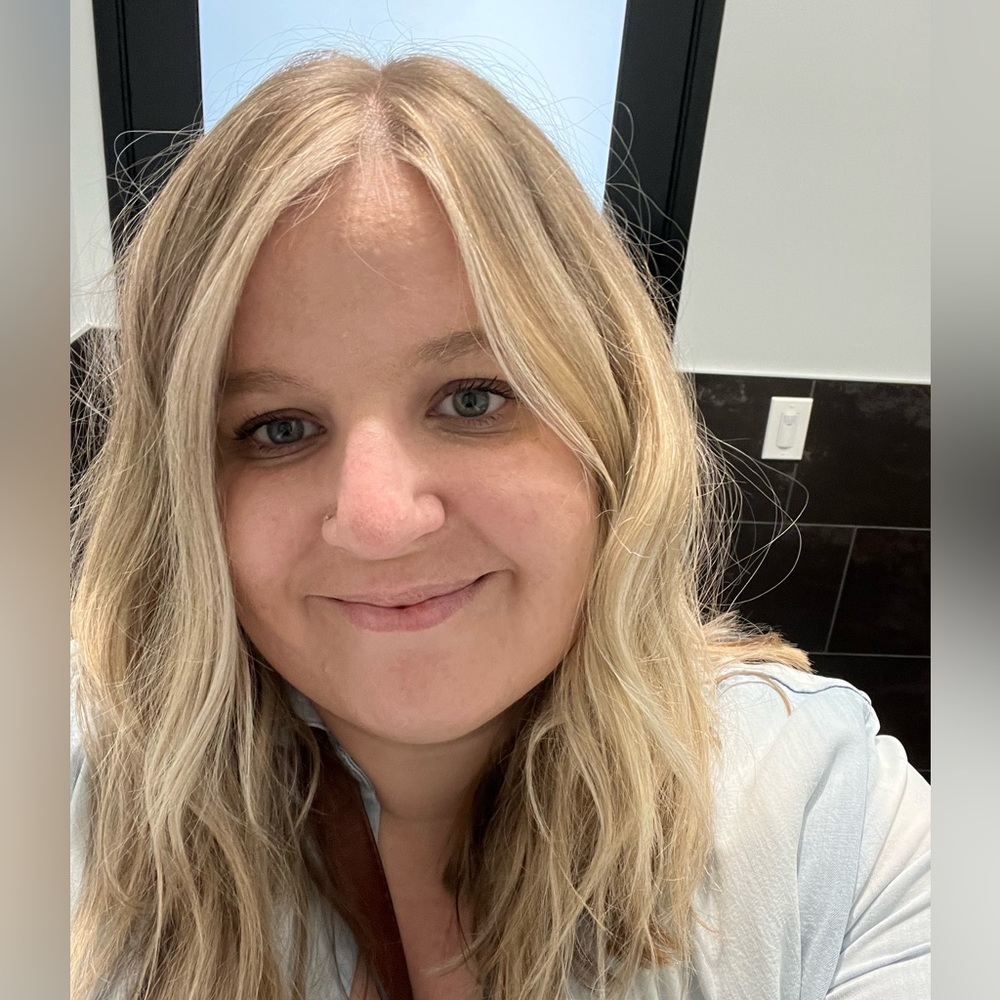 Meet your Posher, Elizabeth